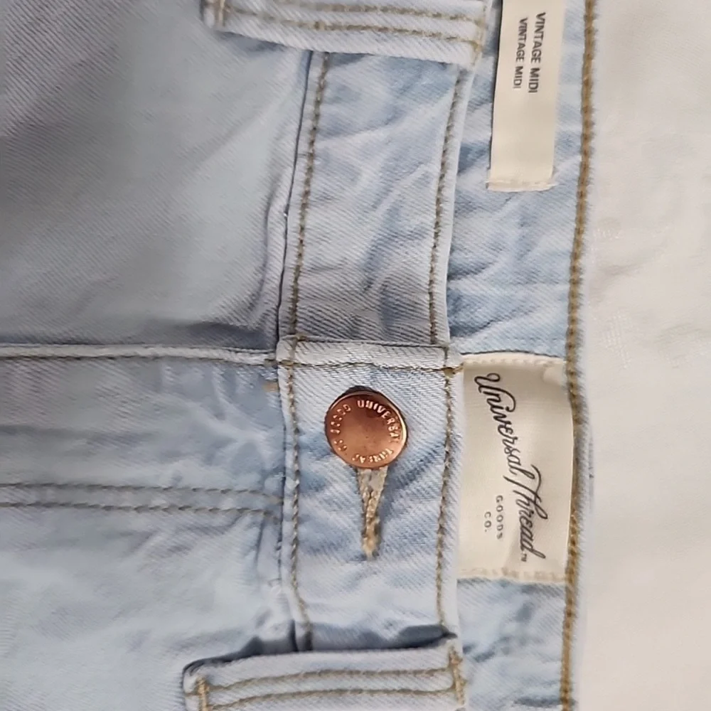 Universal Thread Denim High-Waisted Women Shorts 8/29R